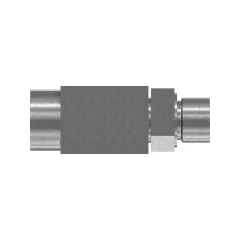 Caterpillar 37.5mm Long Tee Adapter — vista en tres cuartos