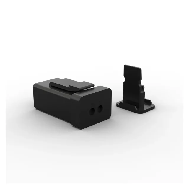 PLUG CONNECTOR