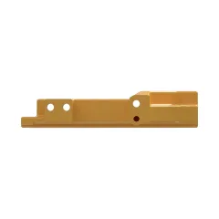Caterpillar Idler Guard End — vue de trois quarts
