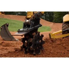 Caterpillar 610 mm (24), 1/4 Yard Pin Lock, 1 Ton Mini Kapsüller — açılı görünüm